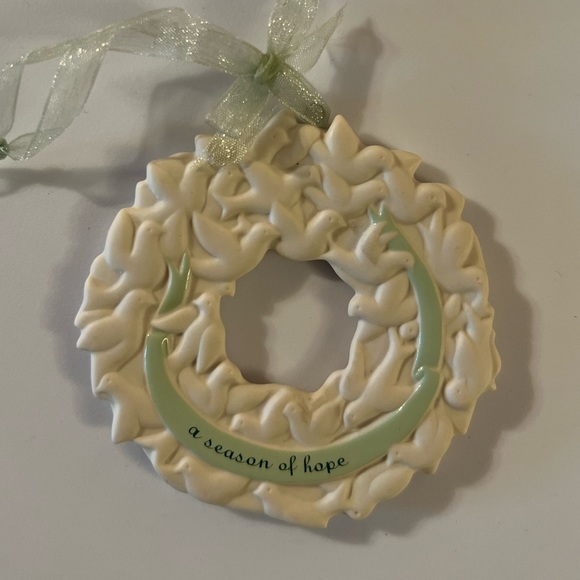 Hallmark Keepsake Peace Wreath ornament…🕊 - Picture 3 of 4